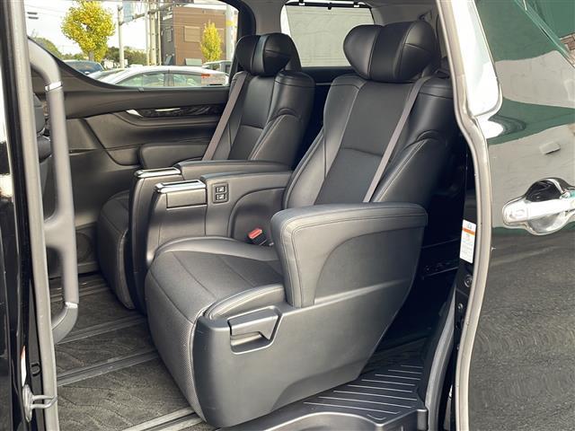 ヴェルファイア ２．５Ｚ　Ｇエディション　１１型ナビ／１０．１型フリップダウンモニター／追従式クルーズコントロール／ステアリングヒーター／前席シートヒーター／前席パワーシート／前席エアーシート／前後コーナーセンサー／両側電動スライドドア（13枚目）