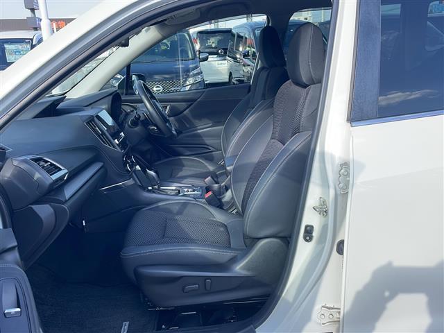 フォレスター アドバンス 社外メモリナビ/バックカメラ/追従式クルーズコントロール/ブラインドスポットモニター/パドルシフト/アイサイト/純正18インチAW/自動パーキングブレーキ/純正ドアバイザー/ステアリングヒーター(12枚目)