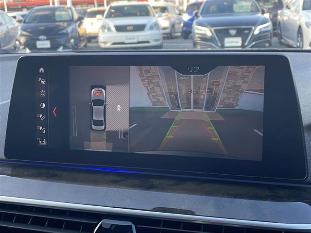 5シリーズ 523d エディション ミッション:インポッシブル 純正メモリナビ/全方位カメラ/サンルーフ/ヘッドアップディスプレイ/オートブレーキホールド/ブラインドスポットモニター/追従式クルーズコントロール/ETC/LEDヘッドライト/合皮シート/シートヒータ(3枚目)