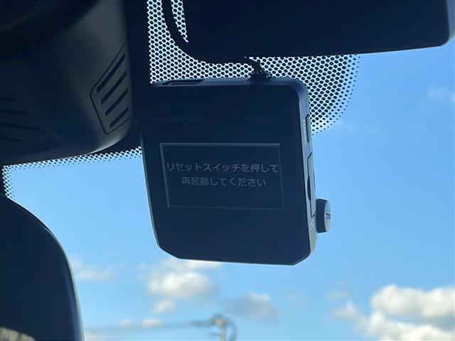 5シリーズ 523d エディション ミッション:インポッシブル 純正メモリナビ/全方位カメラ/サンルーフ/ヘッドアップディスプレイ/オートブレーキホールド/ブラインドスポットモニター/追従式クルーズコントロール/ETC/LEDヘッドライト/合皮シート/シートヒータ(4枚目)