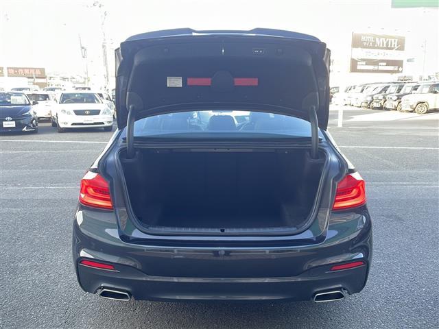 5シリーズ 523d エディション ミッション:インポッシブル 純正メモリナビ/全方位カメラ/サンルーフ/ヘッドアップディスプレイ/オートブレーキホールド/ブラインドスポットモニター/追従式クルーズコントロール/ETC/LEDヘッドライト/合皮シート/シートヒータ(12枚目)