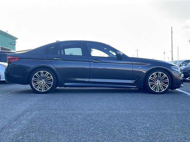 5シリーズ 523d エディション ミッション:インポッシブル 純正メモリナビ/全方位カメラ/サンルーフ/ヘッドアップディスプレイ/オートブレーキホールド/ブラインドスポットモニター/追従式クルーズコントロール/ETC/LEDヘッドライト/合皮シート/シートヒータ(17枚目)