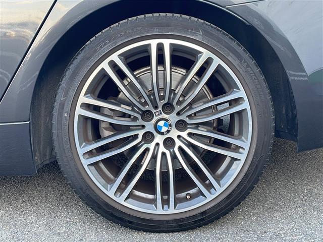 5シリーズ 523d エディション ミッション:インポッシブル 純正メモリナビ/全方位カメラ/サンルーフ/ヘッドアップディスプレイ/オートブレーキホールド/ブラインドスポットモニター/追従式クルーズコントロール/ETC/LEDヘッドライト/合皮シート/シートヒータ(29枚目)