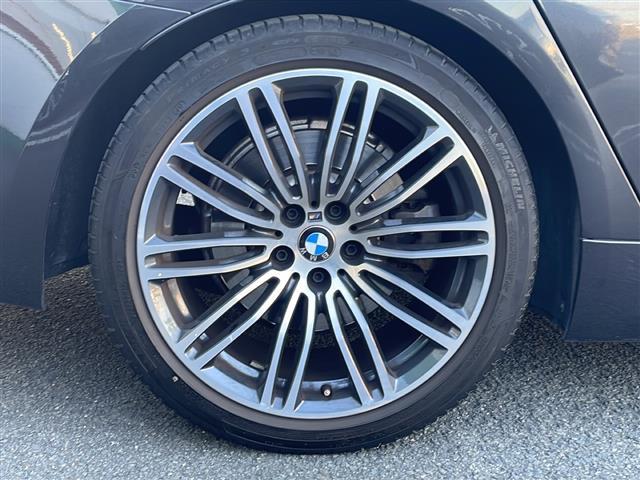 5シリーズ 523d エディション ミッション:インポッシブル 純正メモリナビ/全方位カメラ/サンルーフ/ヘッドアップディスプレイ/オートブレーキホールド/ブラインドスポットモニター/追従式クルーズコントロール/ETC/LEDヘッドライト/合皮シート/シートヒータ(30枚目)