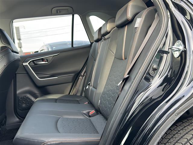 ＲＡＶ４ アドベンチャー　純正メモリナビ／４ＷＤ／全方位カメラ／追従式クルーズコントロール／ブラインドスポットモニター／前後コーナーセンサ／合皮シート／純正１９インチＡＷ／ＬＥＤヘッドライト／純正フロアマット／前席パワーシート（10枚目）