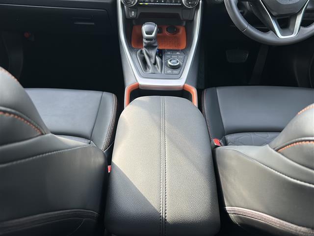 ＲＡＶ４ アドベンチャー　純正メモリナビ／４ＷＤ／全方位カメラ／追従式クルーズコントロール／ブラインドスポットモニター／前後コーナーセンサ／合皮シート／純正１９インチＡＷ／ＬＥＤヘッドライト／純正フロアマット／前席パワーシート（29枚目）
