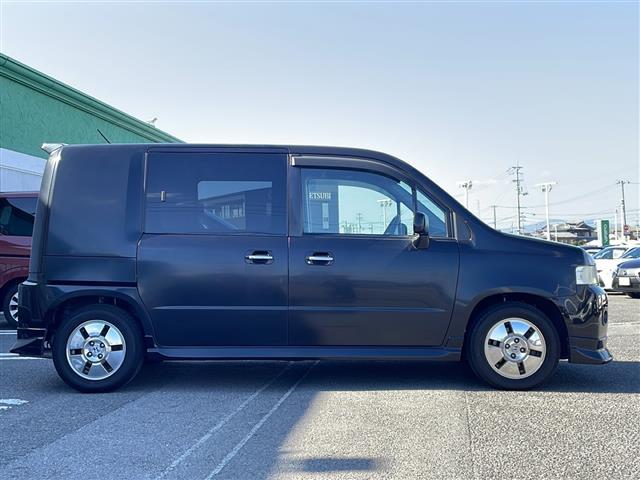 モビリオスパイク AタイプLパッケージ ターボ/純正オーディオ/MD/純正14インチアルミホイール/純正ドアバイザー/電動格納ミラー/フルフラットシート/フォグライト/ダブルエアバック/キセノンヘッドライト/両側スライドドア/スペアキー(11枚目)