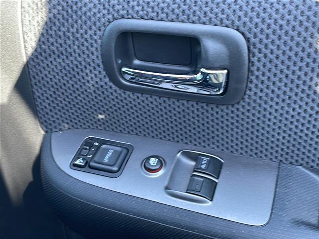 モビリオスパイク AタイプLパッケージ ターボ/純正オーディオ/MD/純正14インチアルミホイール/純正ドアバイザー/電動格納ミラー/フルフラットシート/フォグライト/ダブルエアバック/キセノンヘッドライト/両側スライドドア/スペアキー(28枚目)