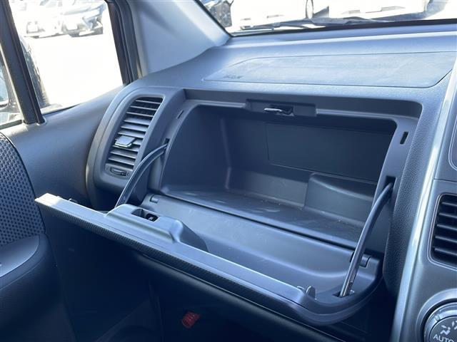 モビリオスパイク AタイプLパッケージ ターボ/純正オーディオ/MD/純正14インチアルミホイール/純正ドアバイザー/電動格納ミラー/フルフラットシート/フォグライト/ダブルエアバック/キセノンヘッドライト/両側スライドドア/スペアキー(30枚目)