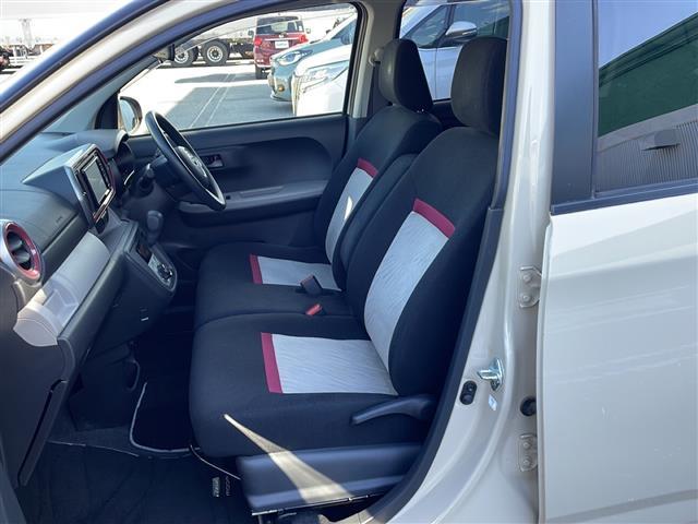 パッソ モーダ S 純正ナビ/バックカメラ/LEDヘッドライト/プッシュスタート/電動格納ミラー/ドアバイザー/純正フロアマット/スマートキー/スペアキー/ダブルエアバック/盗難防止装置/新車時保証書/取扱説明書(7枚目)