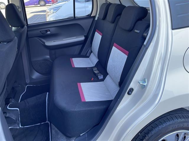 パッソ モーダ S 純正ナビ/バックカメラ/LEDヘッドライト/プッシュスタート/電動格納ミラー/ドアバイザー/純正フロアマット/スマートキー/スペアキー/ダブルエアバック/盗難防止装置/新車時保証書/取扱説明書(9枚目)