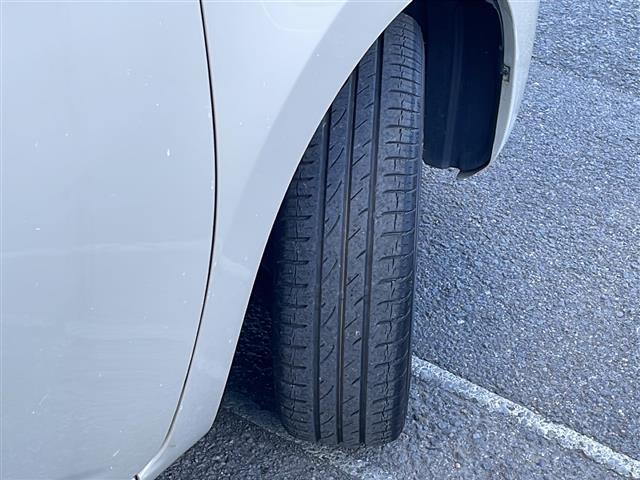 パッソ モーダ S 純正ナビ/バックカメラ/LEDヘッドライト/プッシュスタート/電動格納ミラー/ドアバイザー/純正フロアマット/スマートキー/スペアキー/ダブルエアバック/盗難防止装置/新車時保証書/取扱説明書(26枚目)