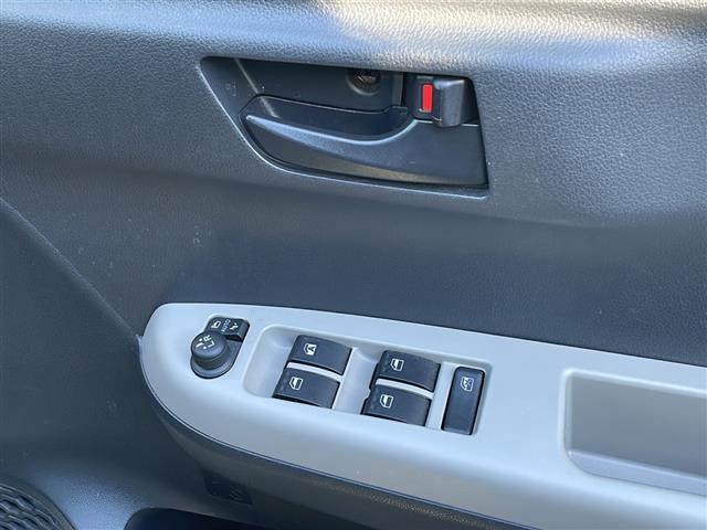 パッソ モーダ S 純正ナビ/バックカメラ/LEDヘッドライト/プッシュスタート/電動格納ミラー/ドアバイザー/純正フロアマット/スマートキー/スペアキー/ダブルエアバック/盗難防止装置/新車時保証書/取扱説明書(39枚目)