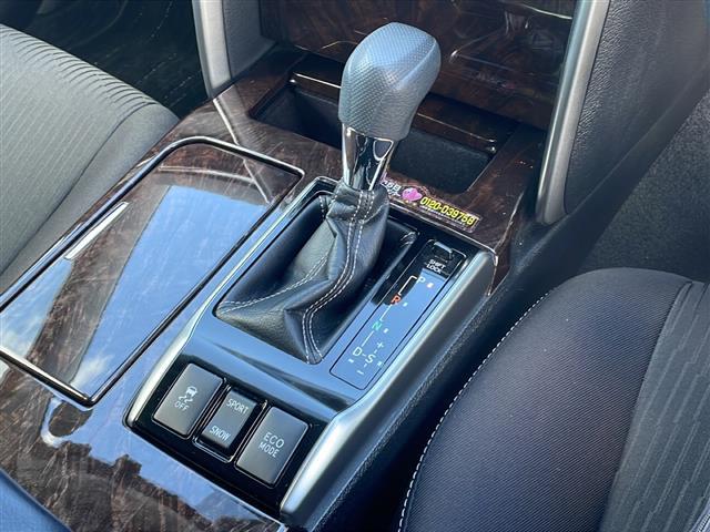 マークX 250G Fパッケージ 純正ナビ/バックカメラ/レーダークルーズコントロール/ETC/純正フロアマット/ステアリングスイッチ/フルオートパワーウィンドウ/電動格納ミラー/キセノンヘッドライト/オートライト/取扱説明書(7枚目)