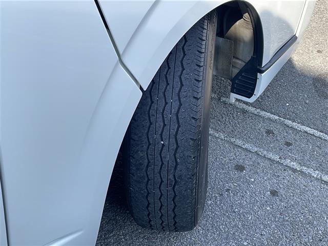 ハイエースバン ロングスーパーGL 純正7型ナビ/ETC/両側スライドドア/ドアバイザー/フォグライト/電動格納ミラー/キセノンヘッドライト/オートライト/ダブルエアバック/純正フロアマット/スペアキー/盗難防止装置/取扱説明書(30枚目)