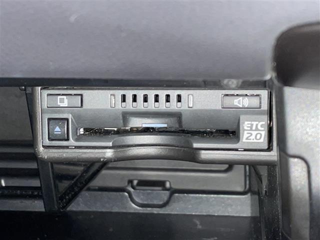 ＵＸ ＵＸ２５０ｈ　アーバンエレガンス　本革シート　ドライブレコーダーＤＣ－ＤＲ６５２　　純正ＳＤナビゲーション　ＣＤ　ＤＶＤ　フルセグ　Ｂｌｕｅｔｏｏｔｈ　プリクラッシュセーフティ　レーダークルーズコントロール　パノラミックビューモニター（7枚目）