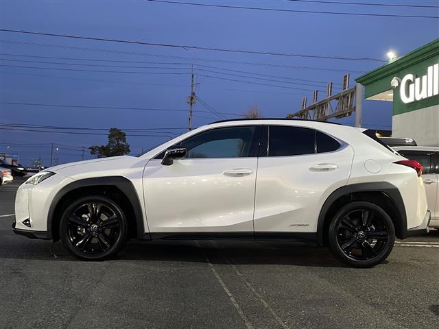 ＵＸ ＵＸ２５０ｈ　アーバンエレガンス　本革シート　ドライブレコーダーＤＣ－ＤＲ６５２　　純正ＳＤナビゲーション　ＣＤ　ＤＶＤ　フルセグ　Ｂｌｕｅｔｏｏｔｈ　プリクラッシュセーフティ　レーダークルーズコントロール　パノラミックビューモニター（16枚目）