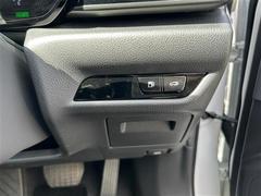安心の全車保証付き！（※部分保証、国産車は納車後３ヶ月、輸入車は納車後１ヶ月の保証期間となります）。その他長期保証（有償）もご用意しております！※長期保証を付帯できる車両には条件がございます。 6