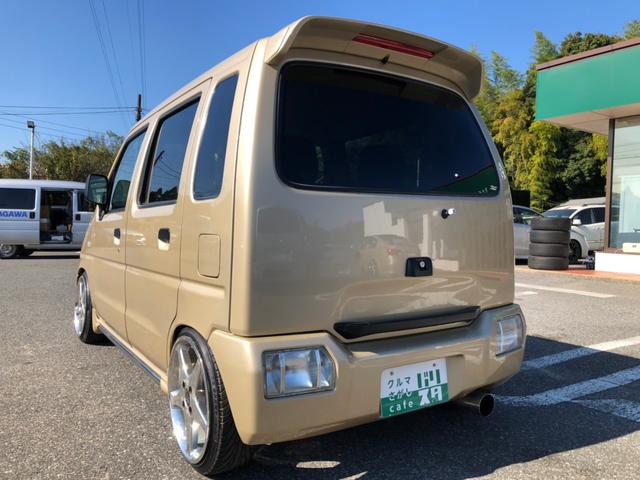 ワゴンＲ ＲＶ　フロントスズキスポーツ車高調　リアＲＳＲダウンサス　フジツボマフラー　ビレットグリル　ＬＥＸＵＳ　ＧＳ純正ベージュメタリック　ＲＶｔｕｒｂｏオプションサイドステップ　ＲＶｔｕｒｂｏオプションバンパー（17枚目）