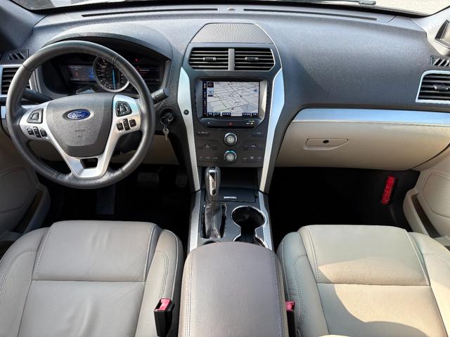 エクスプローラー XLT エコブースト ディーラー車 ナビ 地デジフルセグ レザーシート シートヒーター パワーシート ブルートゥースオーディオ USB バックサイドフロントカメラ ETC クルーズコントロール ブライドスポット(11枚目)