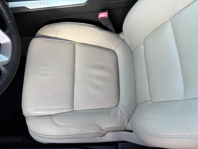 エクスプローラー XLT エコブースト ディーラー車 ナビ 地デジフルセグ レザーシート シートヒーター パワーシート ブルートゥースオーディオ USB バックサイドフロントカメラ ETC クルーズコントロール ブライドスポット(15枚目)