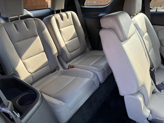 エクスプローラー XLT エコブースト ディーラー車 ナビ 地デジフルセグ レザーシート シートヒーター パワーシート ブルートゥースオーディオ USB バックサイドフロントカメラ ETC クルーズコントロール ブライドスポット(22枚目)