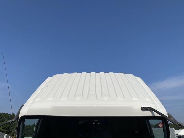 フォワード 　ダンプ・６ＭＴ・積載７．５００ｋｇ・新明和１方開・電動コボレーン・バックカメラ・電格ミラー・キーレス・ベッド有・距離２１５．０００ｋｍ（6枚目）