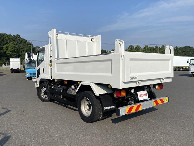フォワード 　ダンプ・６ＭＴ・積載７．５００ｋｇ・新明和１方開・電動コボレーン・バックカメラ・電格ミラー・キーレス・ベッド有・距離２１５．０００ｋｍ（7枚目）