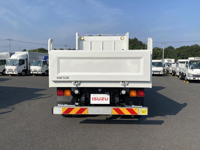 フォワード 　ダンプ・６ＭＴ・積載７．５００ｋｇ・新明和１方開・電動コボレーン・バックカメラ・電格ミラー・キーレス・ベッド有・距離２１５．０００ｋｍ（9枚目）