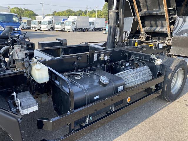 フォワード 　ダンプ・６ＭＴ・積載７．５００ｋｇ・新明和１方開・電動コボレーン・バックカメラ・電格ミラー・キーレス・ベッド有・距離２１５．０００ｋｍ（27枚目）