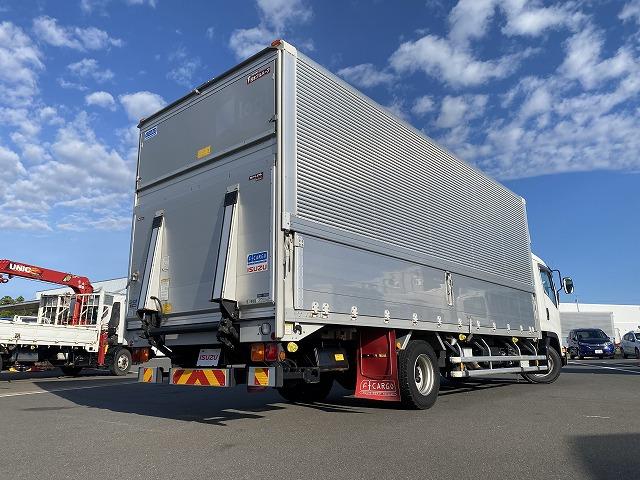 フォワード 　ウイング・６ＭＴ・積載２．５５０ｋｇ・ワイド・日本フルハーフ製・ラッツシング２段・日本フルハーフ製パワーゲート昇降１．０００ｋｇ・バックカメラ・電格ミラー・キーレス・ベッド有・距離３００．０００ｋｍ（6枚目）