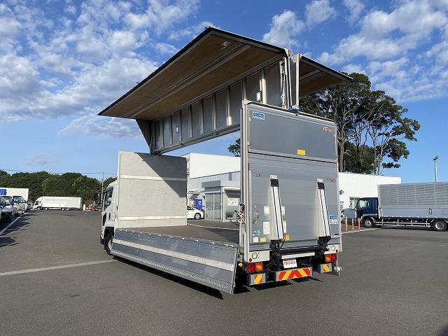 フォワード 　ウイング・６ＭＴ・積載２．５５０ｋｇ・ワイド・日本フルハーフ製・ラッツシング２段・日本フルハーフ製パワーゲート昇降１．０００ｋｇ・バックカメラ・電格ミラー・キーレス・ベッド有・距離３００．０００ｋｍ（10枚目）