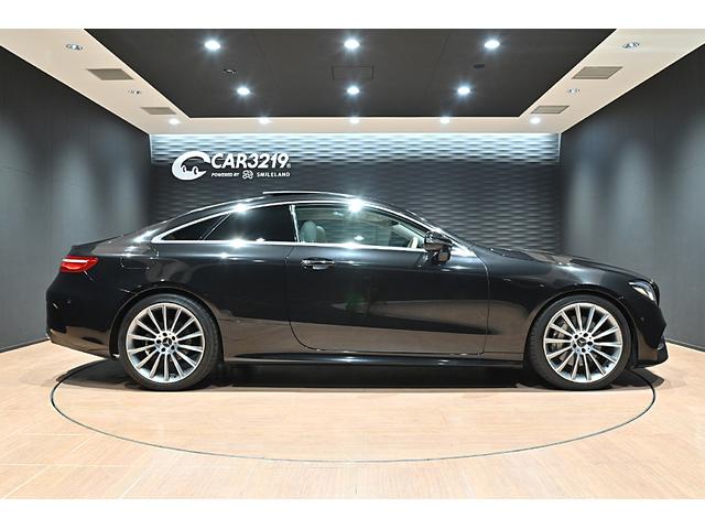 Ｅクラス Ｅ３００　クーペ　スポーツ　白革／ブルメスター／パノラミックスライディングル－フ／エクスクルーシブパッケージ／全方位カメラ／アンビエントライト／フルセグＴＶ／ベンチレーション／純正ＡＭＧ２０ＡＷ／置充電／Ｒクルコン／パフューム（6枚目）