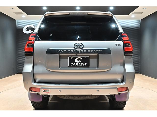 ランドクルーザープラド TX Lパッケージ マットブラックエディション 後期/ワンオーナー/リフトアップ/ジオランダーX-ATタイヤ/ブラックルーフレール/サンルーフ/黒革シート/ベンチレーション/社外ナビ/フルセグ/Bluetoothオーディオ/バックカメラ/Dミラー(4枚目)