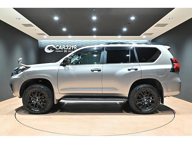 ランドクルーザープラド TX Lパッケージ マットブラックエディション 後期/ワンオーナー/リフトアップ/ジオランダーX-ATタイヤ/ブラックルーフレール/サンルーフ/黒革シート/ベンチレーション/社外ナビ/フルセグ/Bluetoothオーディオ/バックカメラ/Dミラー(5枚目)