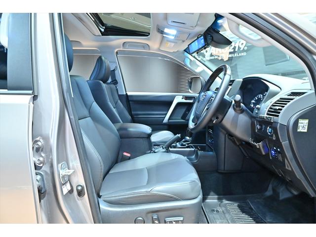 ランドクルーザープラド TX Lパッケージ マットブラックエディション 後期/ワンオーナー/リフトアップ/ジオランダーX-ATタイヤ/ブラックルーフレール/サンルーフ/黒革シート/ベンチレーション/社外ナビ/フルセグ/Bluetoothオーディオ/バックカメラ/Dミラー(14枚目)