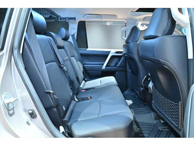 ランドクルーザープラド TX Lパッケージ マットブラックエディション 後期/ワンオーナー/リフトアップ/ジオランダーX-ATタイヤ/ブラックルーフレール/サンルーフ/黒革シート/ベンチレーション/社外ナビ/フルセグ/Bluetoothオーディオ/バックカメラ/Dミラー(23枚目)