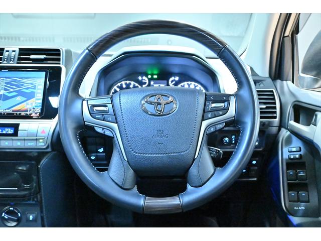 ランドクルーザープラド TX Lパッケージ マットブラックエディション 後期/ワンオーナー/リフトアップ/ジオランダーX-ATタイヤ/ブラックルーフレール/サンルーフ/黒革シート/ベンチレーション/社外ナビ/フルセグ/Bluetoothオーディオ/バックカメラ/Dミラー(26枚目)