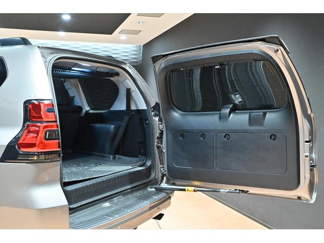 ランドクルーザープラド TX Lパッケージ マットブラックエディション 後期/ワンオーナー/リフトアップ/ジオランダーX-ATタイヤ/ブラックルーフレール/サンルーフ/黒革シート/ベンチレーション/社外ナビ/フルセグ/Bluetoothオーディオ/バックカメラ/Dミラー(56枚目)