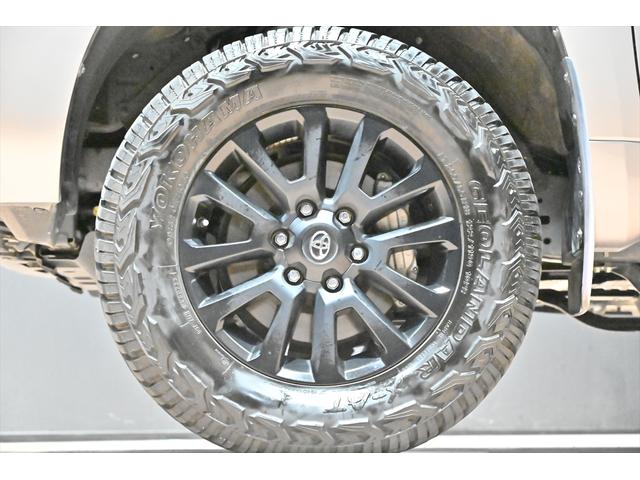 ランドクルーザープラド TX Lパッケージ マットブラックエディション 後期/ワンオーナー/リフトアップ/ジオランダーX-ATタイヤ/ブラックルーフレール/サンルーフ/黒革シート/ベンチレーション/社外ナビ/フルセグ/Bluetoothオーディオ/バックカメラ/Dミラー(61枚目)
