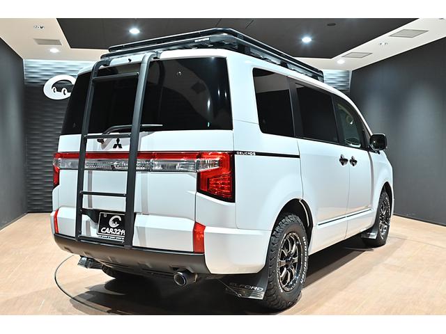 デリカＤ：５ Ｐ　ブラックアウト／ＭＫＷ１６ＡＷ／ＢＦグットリッチＫＯ２ＡＴタイヤ／Ｆバンパーガード／バスターズキャリア／ルーフラック／ＡＬＰＩＮＥ１１型ナビ／全方位カメラ／フルセグＴＶ／Ｂｌｕｅｔｏｏｔｈオーディオ（2枚目）