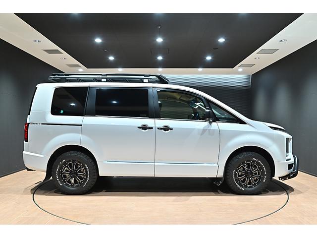 デリカＤ：５ Ｐ　ブラックアウト／ＭＫＷ１６ＡＷ／ＢＦグットリッチＫＯ２ＡＴタイヤ／Ｆバンパーガード／バスターズキャリア／ルーフラック／ＡＬＰＩＮＥ１１型ナビ／全方位カメラ／フルセグＴＶ／Ｂｌｕｅｔｏｏｔｈオーディオ（6枚目）