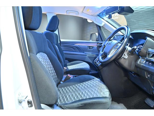 デリカＤ：５ Ｐ　ブラックアウト／ＭＫＷ１６ＡＷ／ＢＦグットリッチＫＯ２ＡＴタイヤ／Ｆバンパーガード／バスターズキャリア／ルーフラック／ＡＬＰＩＮＥ１１型ナビ／全方位カメラ／フルセグＴＶ／Ｂｌｕｅｔｏｏｔｈオーディオ（12枚目）