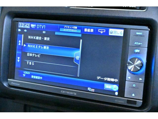 ランドクルーザー７０ バン　再販モデル／ＢＦグッドリッジＡＴタイヤ／ＪＡＯＳリアラダー／サイドステップ／ガナドールマフラー／オールドマンエミューステアリングダンパー／ＲＥＣＡＲＯセミバケットシート／ＲＥＡＬウッドステアリング（13枚目）