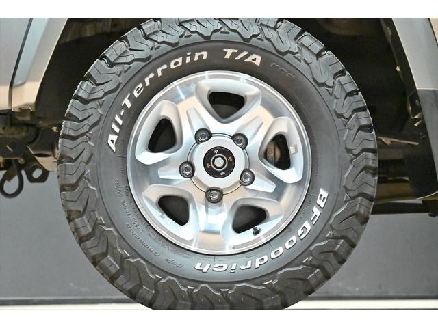 ランドクルーザー７０ バン　再販モデル／ＢＦグッドリッジＡＴタイヤ／ＪＡＯＳリアラダー／サイドステップ／ガナドールマフラー／オールドマンエミューステアリングダンパー／ＲＥＣＡＲＯセミバケットシート／ＲＥＡＬウッドステアリング（53枚目）