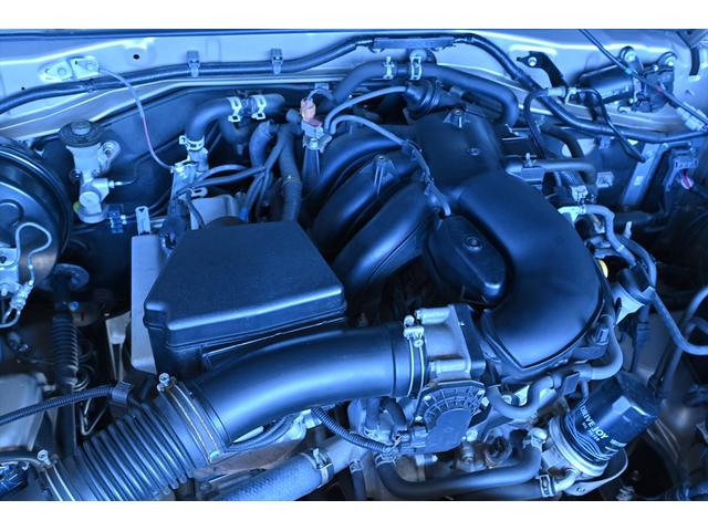 ランドクルーザー７０ バン　再販モデル／ＢＦグッドリッジＡＴタイヤ／ＪＡＯＳリアラダー／サイドステップ／ガナドールマフラー／オールドマンエミューステアリングダンパー／ＲＥＣＡＲＯセミバケットシート／ＲＥＡＬウッドステアリング（56枚目）