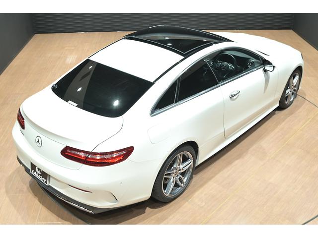 Eクラス E200 クーペ スポーツ パノラマスライディングル-フ/赤・黒革シ-ト/シ-トヒ-タ-/アンビエント/ブルメスタ/純正ナビ/フルセグ/全方位カメラ/ヘッドアップディスプレイ/BSM/レザーPKG/エアバランスPKG/ETC/(8枚目)