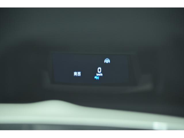 Eクラス E200 クーペ スポーツ パノラマスライディングル-フ/赤・黒革シ-ト/シ-トヒ-タ-/アンビエント/ブルメスタ/純正ナビ/フルセグ/全方位カメラ/ヘッドアップディスプレイ/BSM/レザーPKG/エアバランスPKG/ETC/(35枚目)