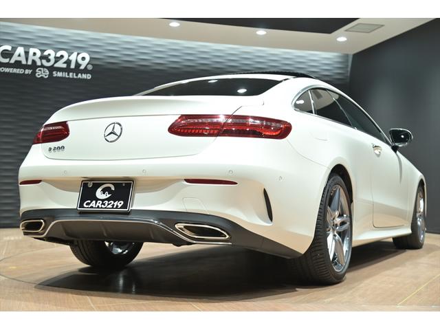 Eクラス E200 クーペ スポーツ パノラマスライディングル-フ/赤・黒革シ-ト/シ-トヒ-タ-/アンビエント/ブルメスタ/純正ナビ/フルセグ/全方位カメラ/ヘッドアップディスプレイ/BSM/レザーPKG/エアバランスPKG/ETC/(57枚目)