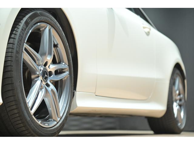 Eクラス E200 クーペ スポーツ パノラマスライディングル-フ/赤・黒革シ-ト/シ-トヒ-タ-/アンビエント/ブルメスタ/純正ナビ/フルセグ/全方位カメラ/ヘッドアップディスプレイ/BSM/レザーPKG/エアバランスPKG/ETC/(66枚目)